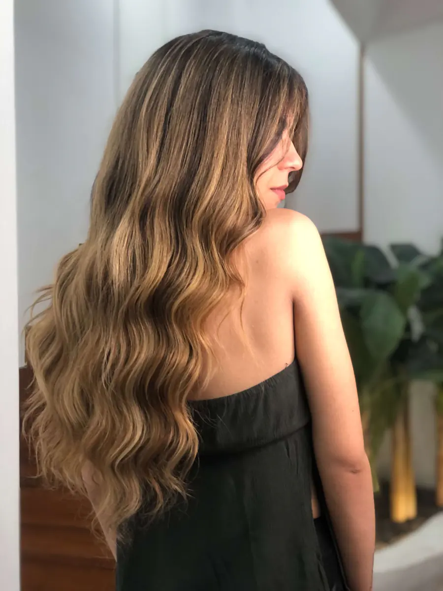 Balayage con crecimiento degradado realizado por Elles i Ells